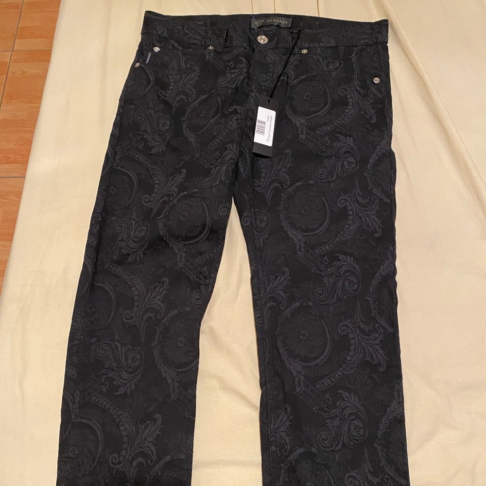 Versace - Picture 2 of 2